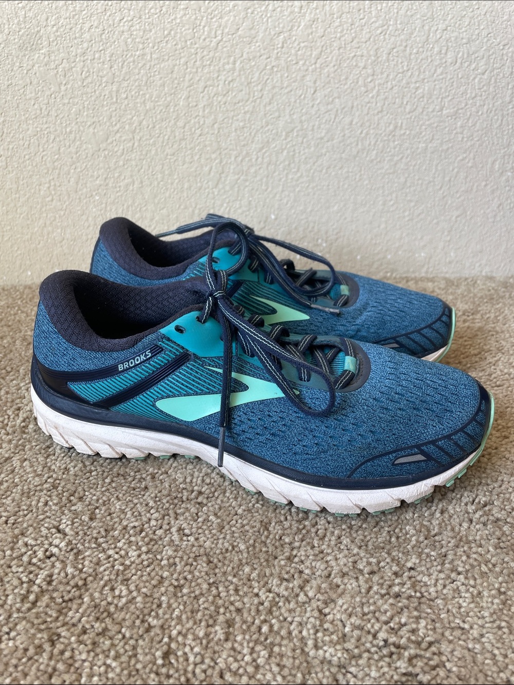 Brooks Adrenaline GTS 18 Teal & Navy Women's Running Sneakers 9.5 Trail Shoes